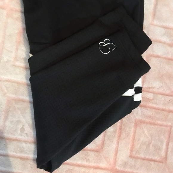 Bombshell Sportswear Leggings - Picture 5 of 5